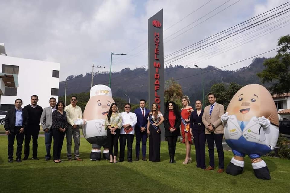 La Unión de Productores de Huevos comparten con candidatas a Reina de Ambato